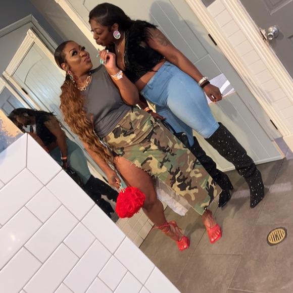 Fishnet Heels - Picture 2 of 2